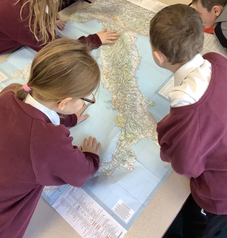 Image of Year 4 are exploring Italy