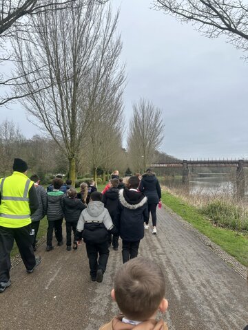 In 3B we have been learning about tram bridges in our DT lessons. Last week, we went to visit a tram bridge at Avenham park to investigate it and its structure. We are excited to make our own tram bridges next week! 